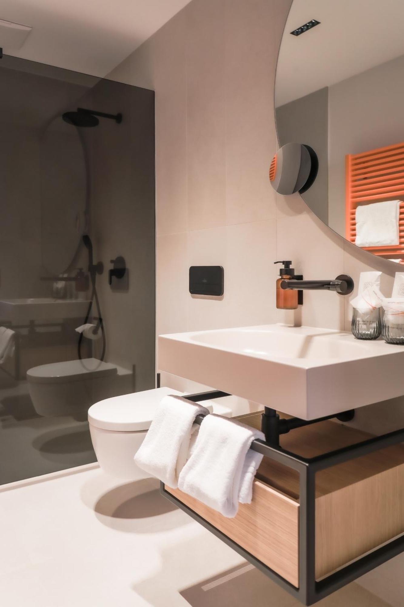Art Hotel אאלן מראה חיצוני תמונה